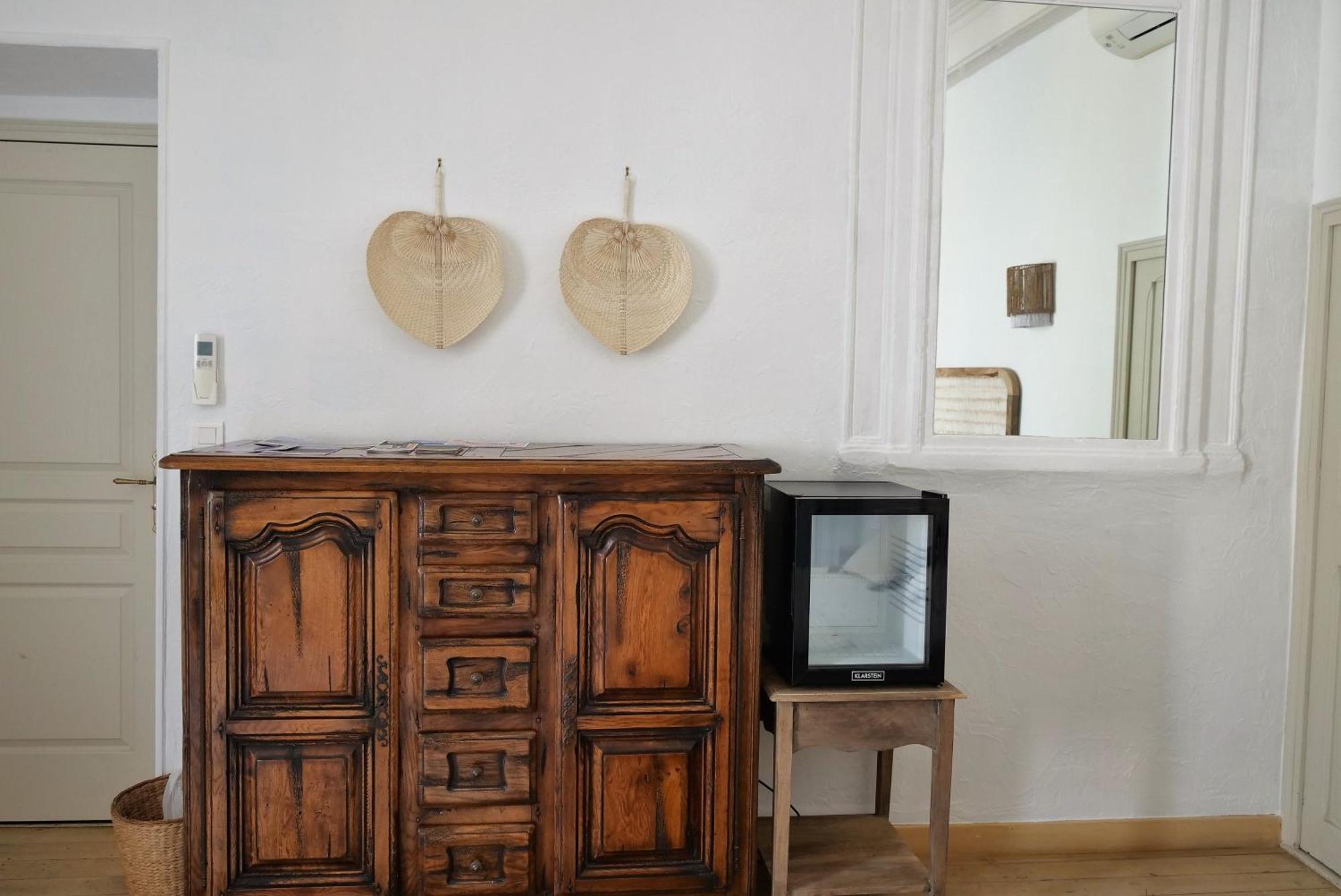 Homestay Du Vieux Bistrot Cabrieres-d'Avignon